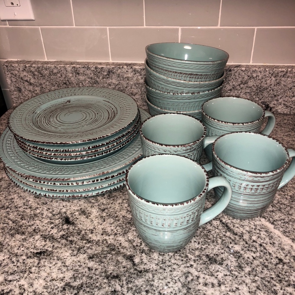 Home Essentials 16-pc. Aqua Distressed Dinnerware
